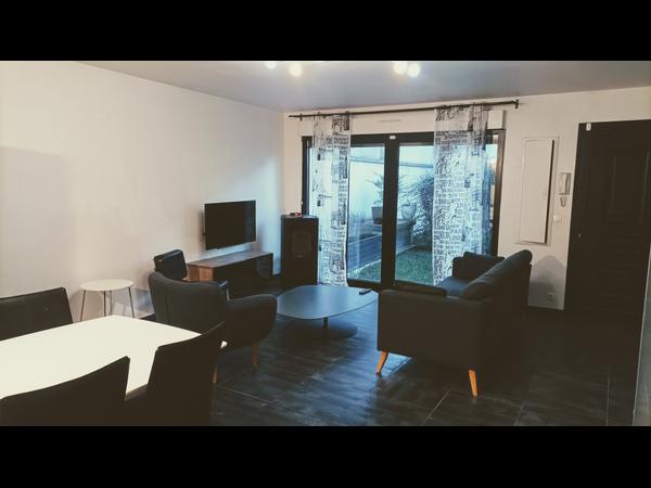 Colocation / Duplex 4 pièces de 79 m², Le Bourget, Rue Masséna / Photo 2