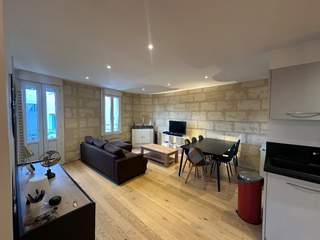 Location / Appartement 4 pièces de 75 m², Bordeaux, Rue Armand Dulamon