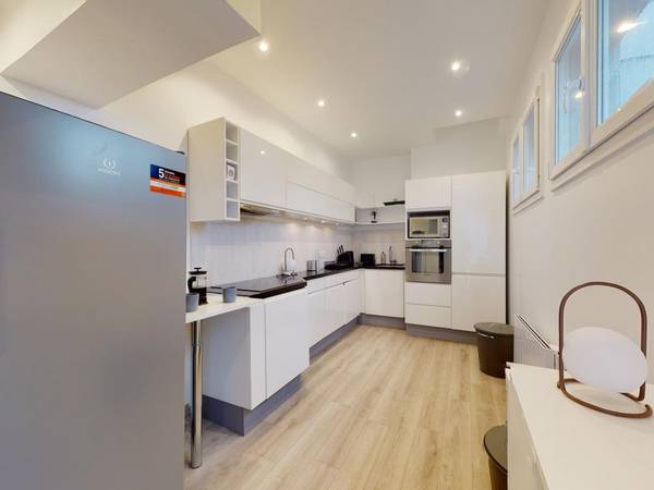 Colocation / Appartement 8 pièces de 161 m², Suresnes, 56 Avenue Franklin Roosevelt, / Photo 2