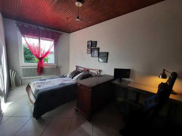 Chambre chez l'habitant / Maison 4 pièces de 120 m², Vaulx-en-Velin, Rue Centrale / Photo 2