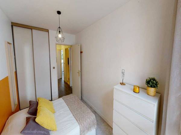 Colocation / Appartement 4 pièces de 100 m², Lyon, Rue Cavenne / Photo 2