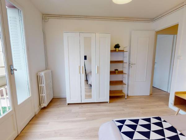 Colocation / Appartement 5 pièces de 81 m², Lyon, Rue Garon Duret / Photo 2