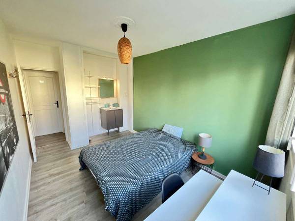 Colocation / Appartement 5 pièces de 88 m², Nantes, Rue Reine Astrid / Photo 2