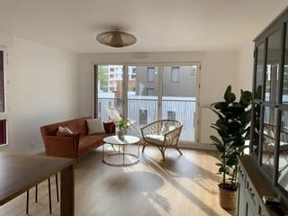 Colocation / Appartement 4 pièces de 82 m², Aubervilliers