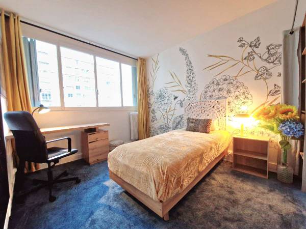 Colocation / Appartement 5 pièces de 106 m², Orléans, Place du Val / Photo 2