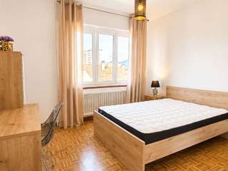 Room share, 3 rooms apartment, Gaillard