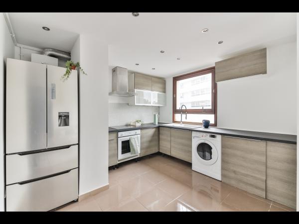 Colocation / Appartement 6 pièces de 96 m², Saint-Denis, Allée des Myosotis / Photo 2