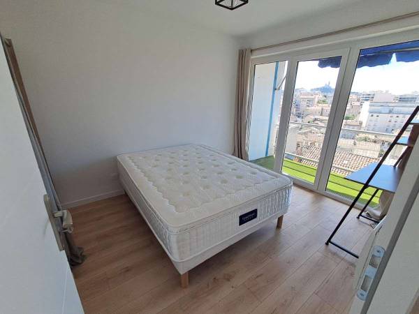 Colocation / Appartement 4 pièces de 60 m², Marseille, Rue Capitaine Galinat / Photo 2