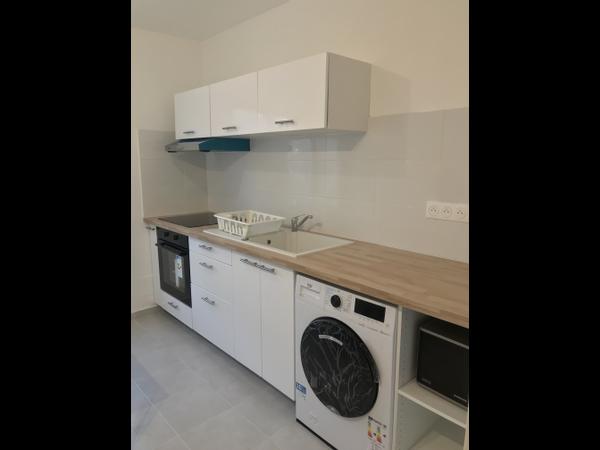 Colocation / Appartement 3 pièces de 56 m², Massy, Avenue Georges Clemenceau / Photo 2