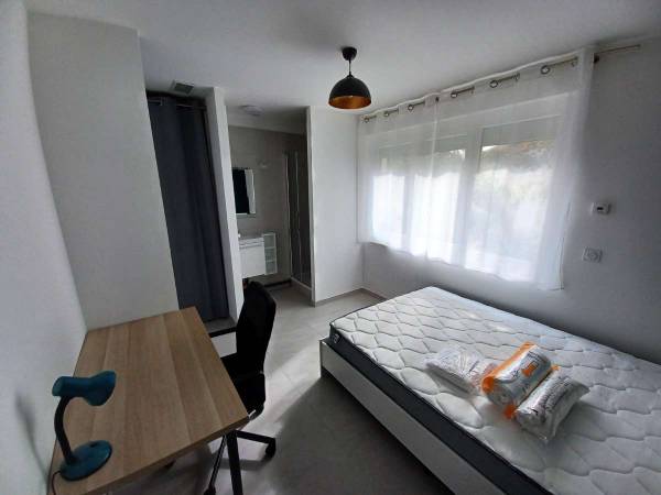 Colocation / Maison 7 pièces de 105 m², Pessac, Rue Roger Vilanova / Photo 15
