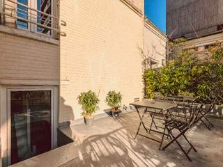 Coliving space / 10-bedroom house · 200 m², Paris, Rue Emile Landrin