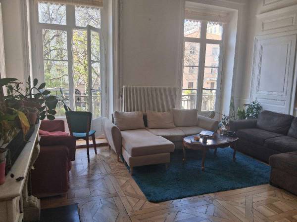 Colocation / Appartement 5 pièces de 110 m², Lyon, Place Sathonay / Photo 2