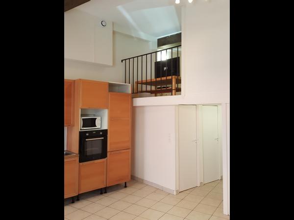 Colocation / Appartement 4 pièces de 80 m², Lyon, Rue des Macchabées / Photo 2