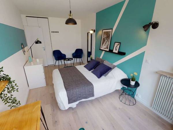 Colocation / Appartement 6 pièces de 74 m², Paris, Rue de Bagnolet / Photo 2