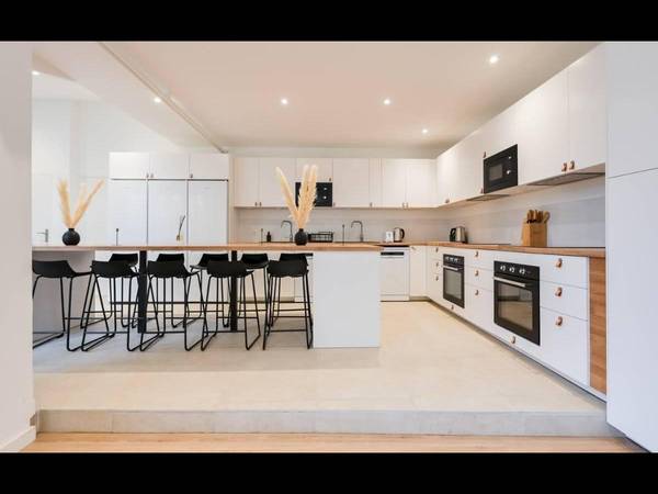 Colocation / Résidence 10 pièces de 260 m², Lyon, Rue Tissot / Photo 2