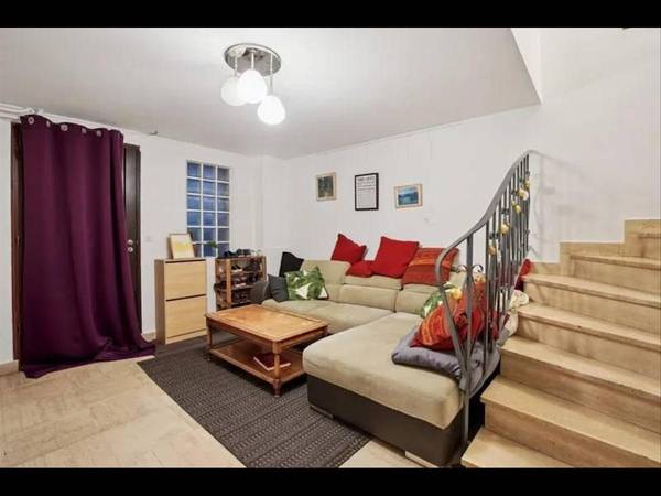 Colocation / Maison 9 pièces de 23 m², L'Haÿ-les-Roses, Rue des Bleuets / Photo 2