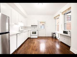 Colocation / Duplex 5 pièces de 2000 m², Montréal, Rue Sherbrooke Est