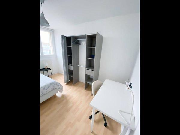 Colocation / Appartement 6 pièces de 91 m², Lormont, Avenue de la Libération / Photo 2