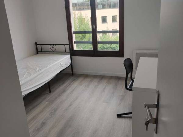 Colocation / Appartement 4 pièces de 10 m², Cergy, Rue de l'Abondance / Photo 2