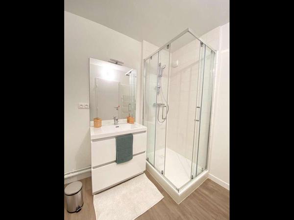 Colocation / Appartement 5 pièces de 75 m², Rennes, Square Armand de la Rouërie / Photo 2