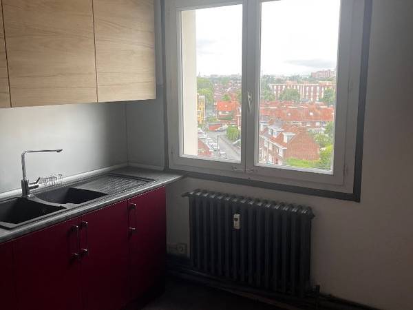 Colocation / Appartement 4 pièces de 76 m², Loos, Rue Vincent Auriol / Photo 2