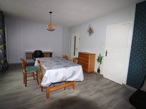 Location / Appartement 2 pièces de 54 m², Troyes, Logis des Cheminots Troyens / Photo 2