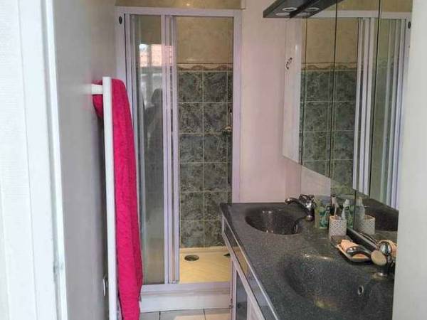 Colocation / Appartement 3 pièces de 58 m², Lille, Rue du Barbier Maes / Photo 2