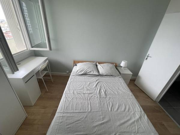Colocation / Appartement 4 pièces de 87 m², Talence, Rue de Suzon Bat I Apt 260 Etage 10 / Photo 2