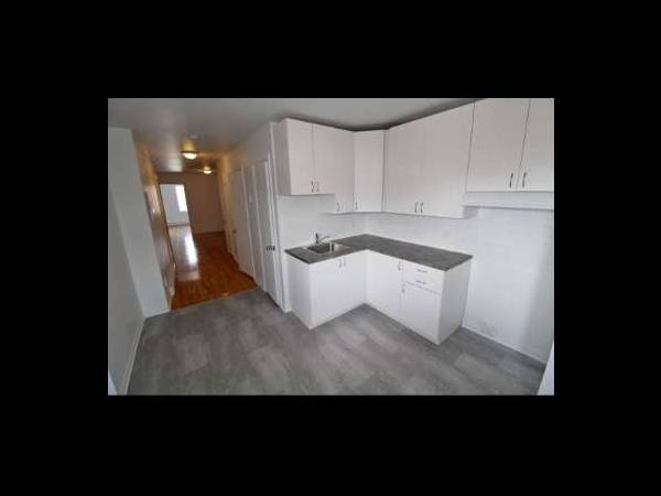 Colocation / Appartement 2 pièces de 1000 m², Montréal, Rue Adam / Photo 5