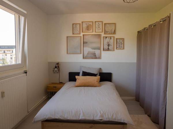Colocation / Appartement 4 pièces de 87 m², Metz, Rue des Petites S Urs 5eme Etage Gauche / Photo 2