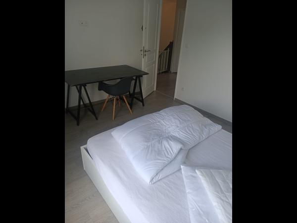 Colocation / Maison 7 pièces de 100 m², Saint-Denis, Rue de Villiers / Photo 2