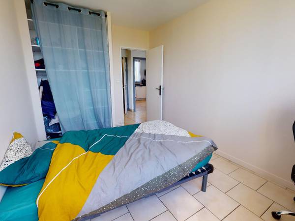 Colocation / Appartement 4 pièces de 71 m², Saint-Martin-d'Hères, Avenue Gabriel Péri / Photo 2