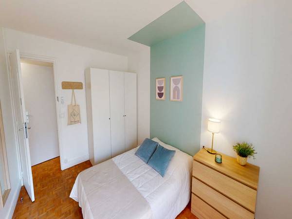 Colocation / Appartement 5 pièces de 100 m², Paris, Rue Claude Decaen / Photo 2
