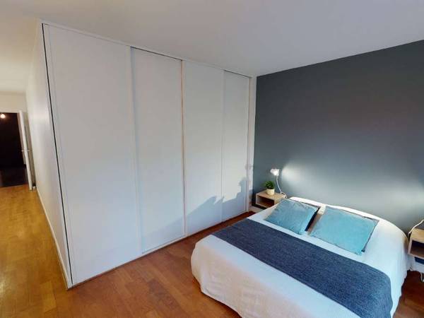 Colocation / Appartement 8 pièces de 147 m², Paris, Rue Juge / Photo 2