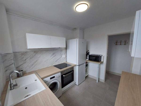 Colocation / Appartement 4 pièces de 66 m², Nîmes, Rue Josias Paut / Photo 5