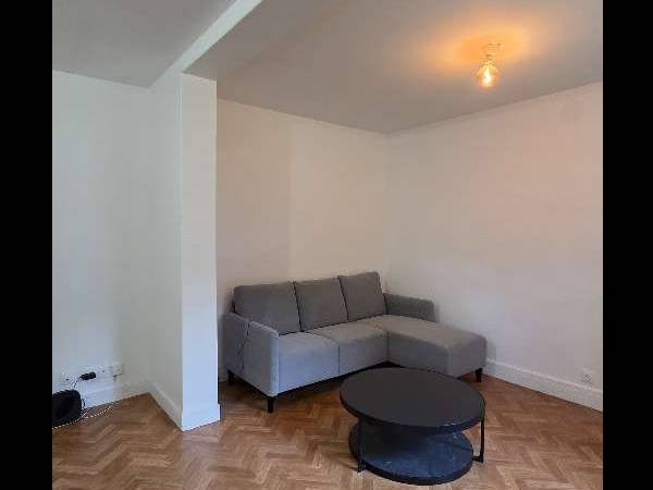 Colocation / Appartement 3 pièces de 61 m², Chaville, Rue Anatole France / Photo 2