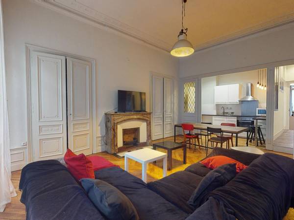 Location / Appartement 5 pièces de 120 m², Saint-Étienne, Rue Gambetta / Photo 2