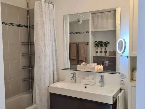 Colocation / Appartement 4 pièces de 93 m², Nanterre, Terrasse de l'Arche / Photo 2