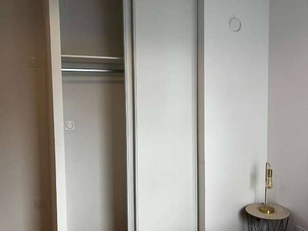 Colocation / Appartement 5 pièces de 98 m², Cergy, Allée des Découvertes / Photo 2