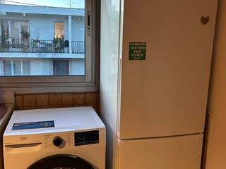 Room in a live-in landlord's home / 1 room house, Talence