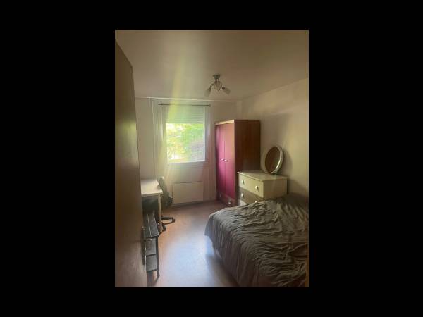 Colocation / Appartement 5 pièces de 96 m², Cergy, 5 Rue des Châteaux Saint-Sylvère / Photo 8