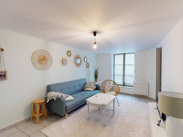 Location / Appartement 5 pièces de 117 m², Poitiers, Boulevard Anatole-France / Photo 2