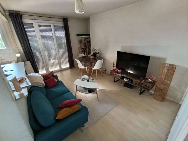 Flatsharing / 4-bedroom flat · 70 m², Bordeaux, Place Ravesies / Photo 2