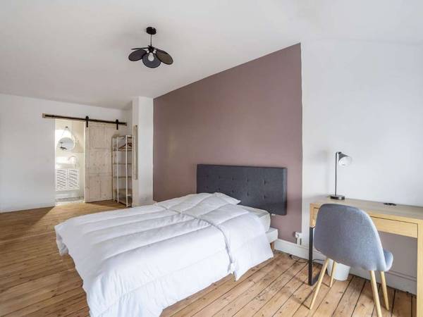 Colocation / Maison 10 pièces de 250 m², Angoulême, Rue de Lavalette / Photo 2