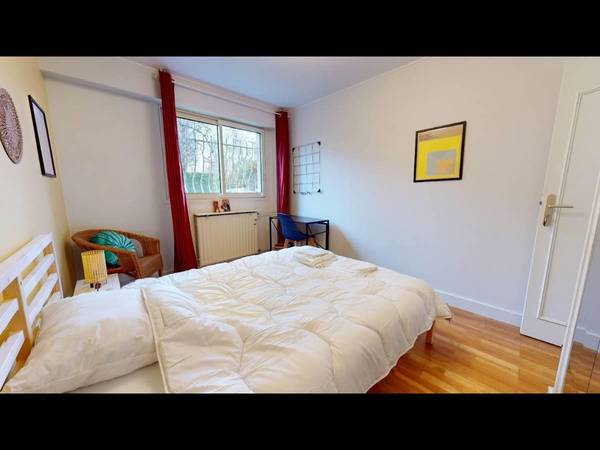 Colocation / Appartement 6 pièces de 93 m², Montreuil, Rue Carnot / Photo 2