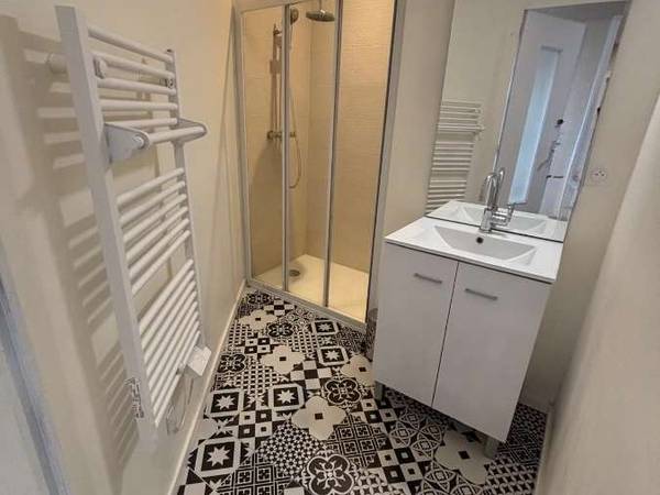Colocation / Maison 6 pièces de 105 m², Angoulême, Rue de Saintes / Photo 2