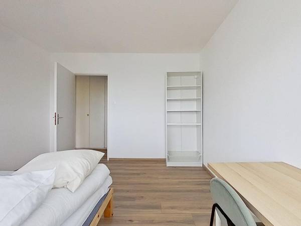 Colocation / Appartement 5 pièces de 107 m², Strasbourg, Rue Prosper Mérimée / Photo 2