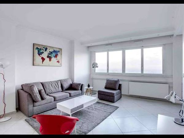 Colocation / Appartement 4 pièces de 110 m², Courbevoie, Rue de Bezons / Photo 2