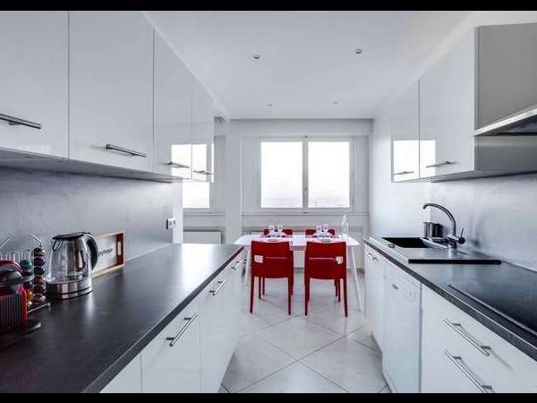 Colocation / Appartement 4 pièces de 110 m², Courbevoie, Rue de Bezons / Photo 11