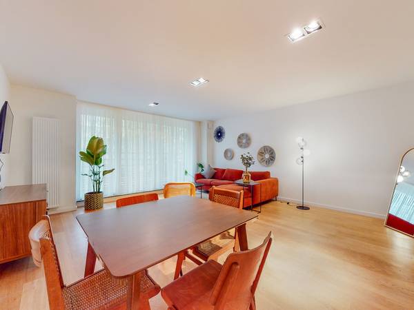 Location / Appartement 1 pièce de 48 m², Bruxelles, Boulevard du Régent 55 / Photo 2